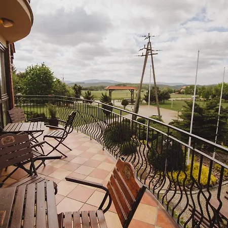 Zelazna Podkowa Farm stay Modliszow