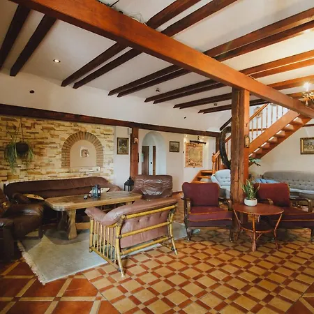 Zelazna Podkowa Farm stay *