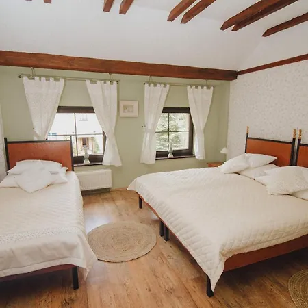 Zelazna Podkowa Фермерский дом *